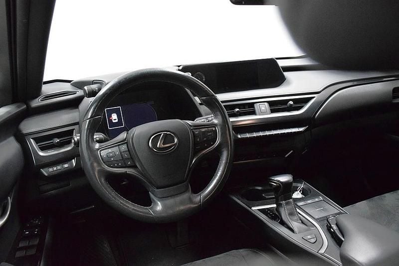 Begagnad Lexus UX 250h 184 HK (135 kW) 2019 Vit SUV