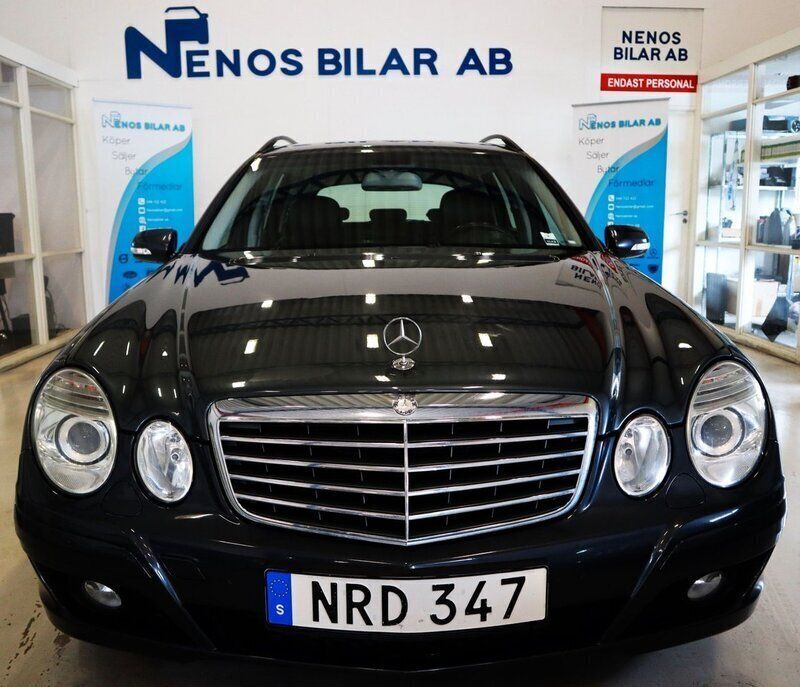Mörkgrå Begagnad 2008 Mercedes E200 Classic Kombi | 69 900 kr (Marknadspris) - Bild 1/4