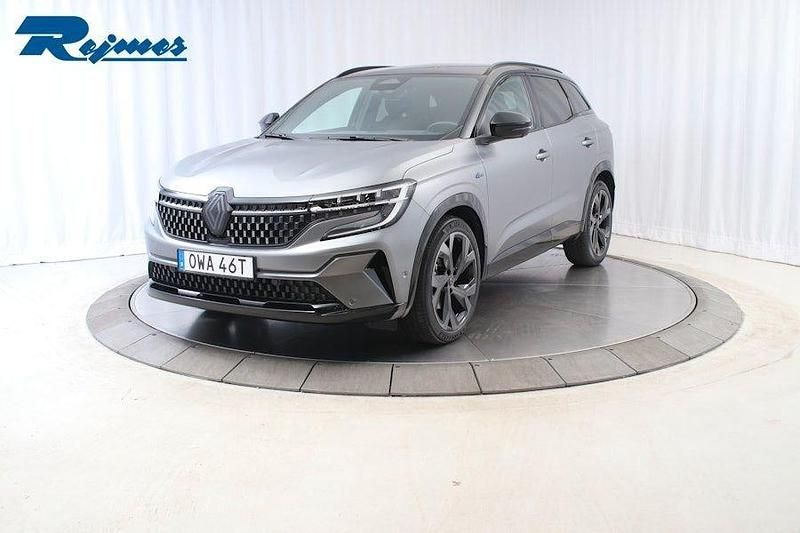 Grå Begagnad 2023 Renault Austral Iconic Esprit Alpine SUV | 399 800 kr - Bild 1/4