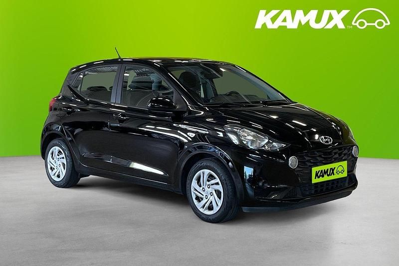 Svart Begagnad 2020 Hyundai i10 Essential Halvkombi | 99 800 kr (Marknadspris) - Bild 1/4