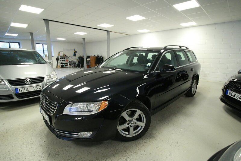 Svart Begagnad 2013 Volvo V70 Momentum Kombi | 134 800 kr (Marknadspris) - Bild 1/4
