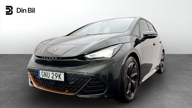 Mörkgrå Begagnad 2023 Cupra Born e-Boost Halvkombi | 289 900 kr (Marknadspris) - Bild 1/4