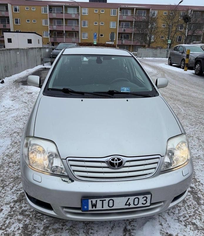 Begagnad 2005 Toyota Corolla Sedan | 64 900 kr (Marknadspris) - Bild 1/4