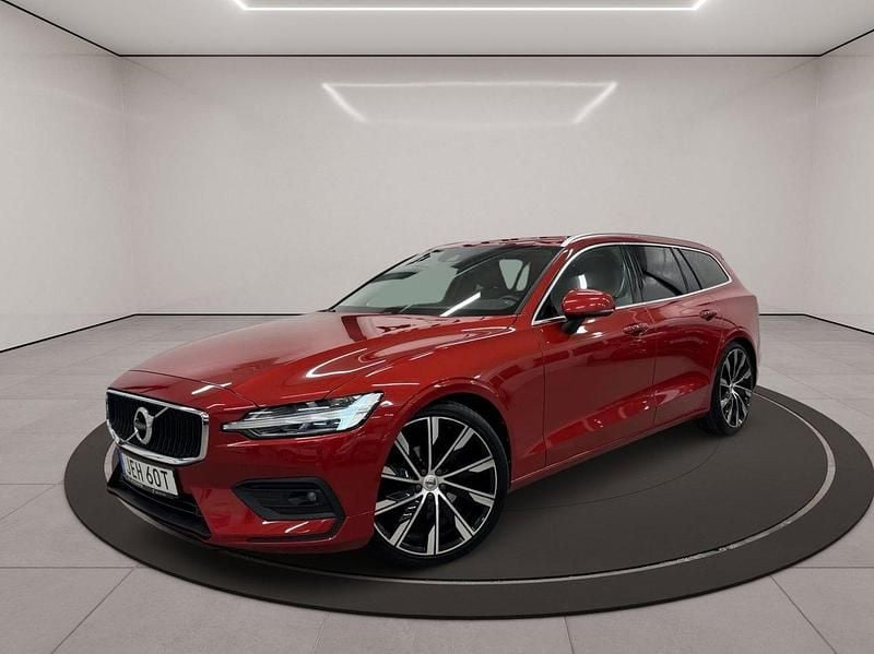 Röd Begagnad 2020 Volvo V60 Momentum Kombi | 284 500 kr (Lite dyr) - Bild 1/3