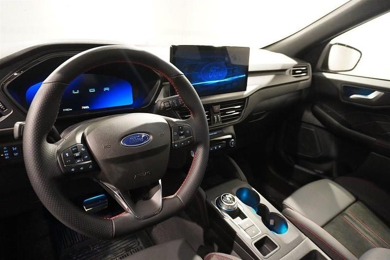 Begagnad Ford Kuga ST-Line X 243 HK (178 kW) 2025 Magnetic metallic premium SUV