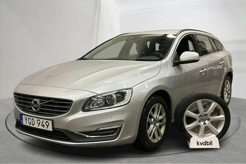 Silver Begagnad 2017 Volvo V60 Business Edition Kombi | 122 900 kr (Superpris) - Bild 1/4