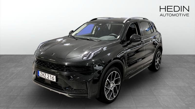 Svart Begagnad 2022 Lynk & Co 01 SUV | 269 000 kr (Marknadspris) - Bild 1/4