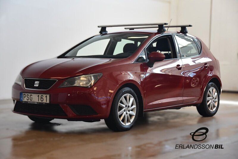 Röd Begagnad 2013 Seat Ibiza Style Halvkombi | 59 900 kr (Marknadspris) - Bild 1/4