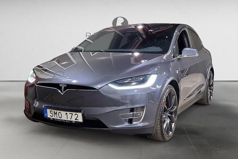 Grå Begagnad 2018 Tesla Model X SUV | 449 900 kr (Superpris) - Bild 1/3