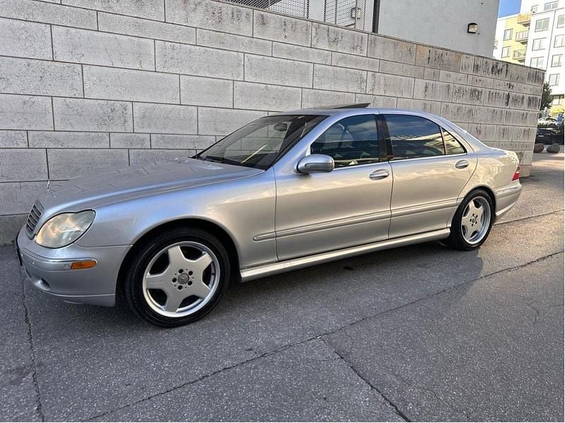 Silver Begagnad 2002 Mercedes S500L AMG Sedan | 99 000 kr - Bild 1/4