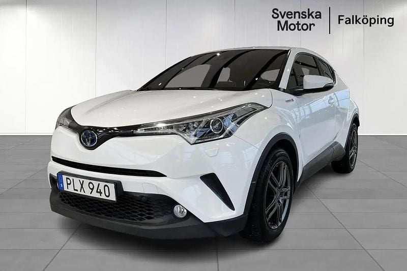 Vit Begagnad 2017 Toyota C-HR Active SUV | 197 200 kr (Marknadspris) - Bild 1/4