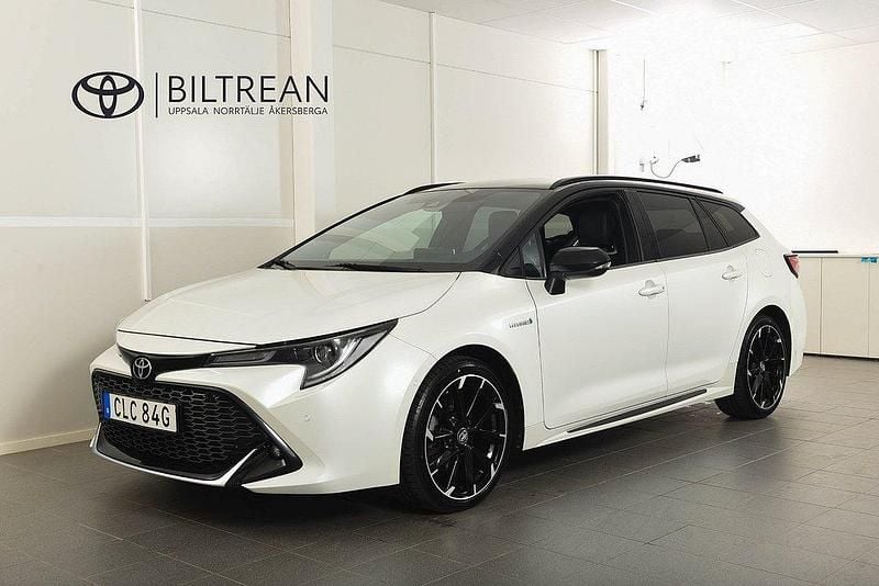 Vit Begagnad 2020 Toyota Corolla Plus Kombi | 269 900 kr (Marknadspris) - Bild 1/4