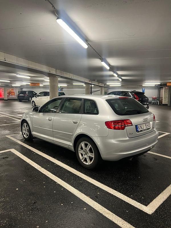 Begagnad 2010 Audi A3 Sportback Halvkombi | 49 500 kr (Marknadspris) - Bild 1/4