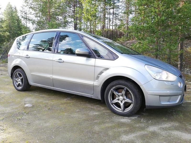 Begagnad 2009 Ford S-MAX S Minibuss | 39 000 kr (Marknadspris) - Bild 1/4