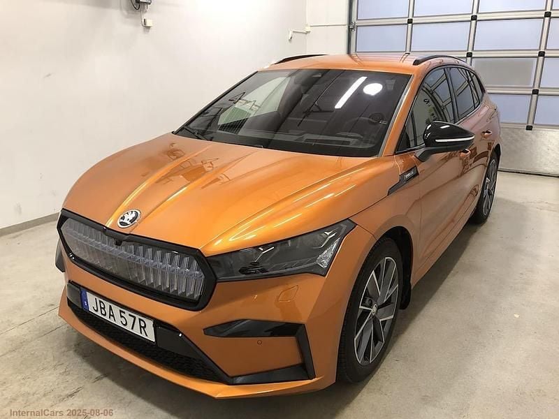 Orange Begagnad 2024 Skoda Enyaq iV SportLine SUV | 619 000 kr (Lite dyr) - Bild 1/4