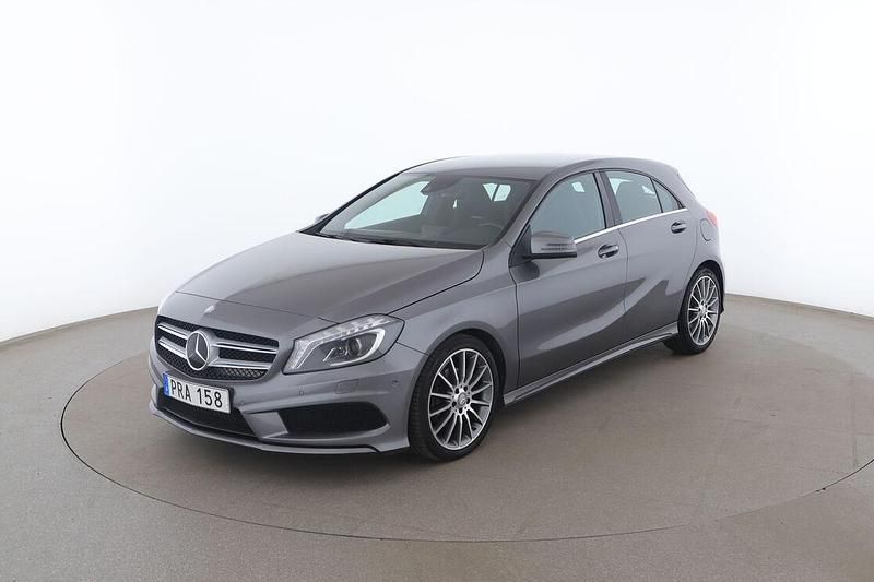 Mörkgrå Begagnad 2015 Mercedes A200 AMG Halvkombi | 150 000 kr (Marknadspris) - Bild 1/3
