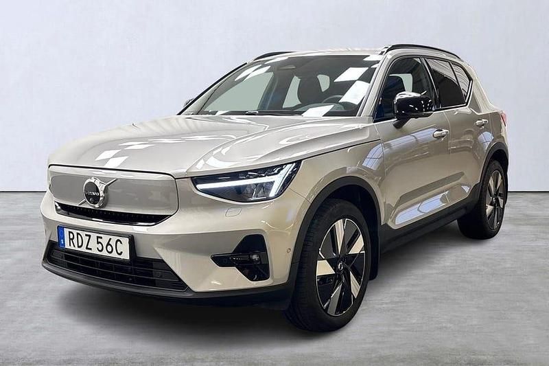 Silver Begagnad 2025 Volvo EX40 Plus SUV | 489 900 kr (Marknadspris) - Bild 1/4