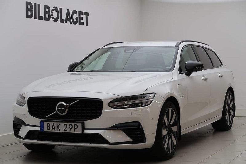 Vit Begagnad 2024 Volvo V90 Plus Kombi | 509 800 kr (Marknadspris) - Bild 1/4
