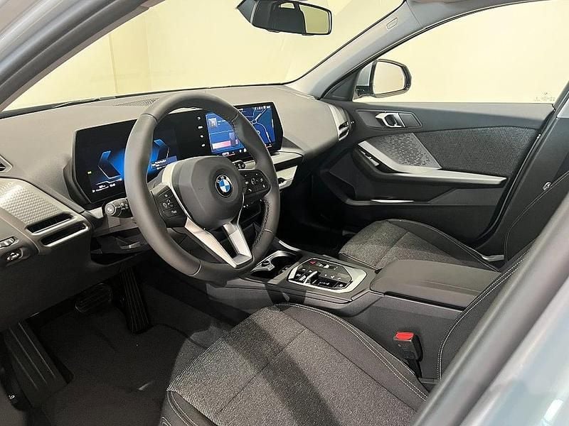 Begagnad BMW 120 M Sport 170 HK (125 kW) 2025 Grå Halvkombi