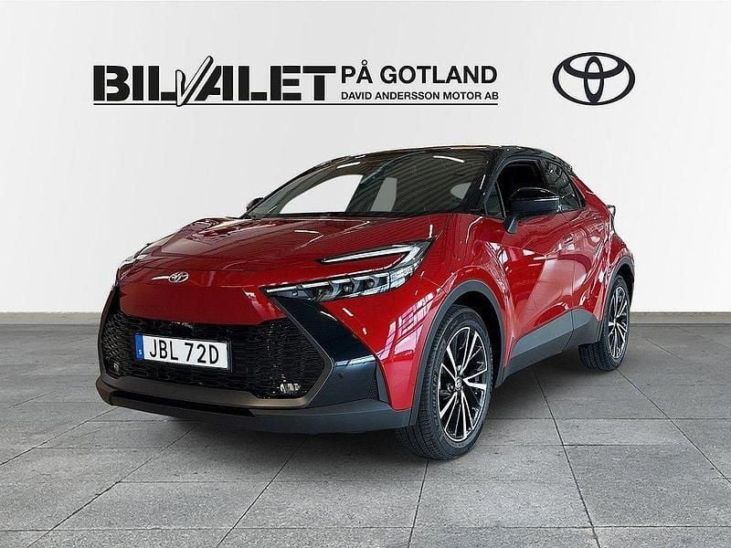 Röd Ny 2025 Toyota C-HR SUV | 511 400 kr (Dyr) - Bild 1/4