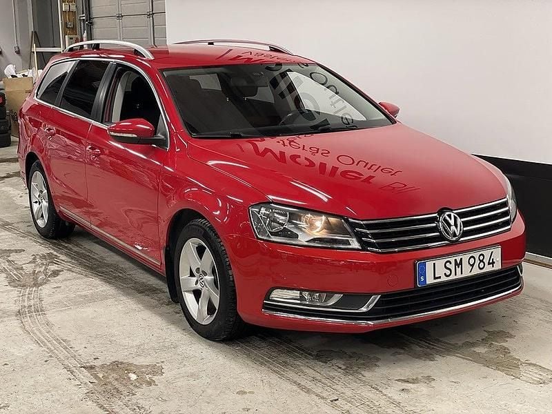 Begagnad VW Passat 140 HK (102 kW) 2015 Tornado red Kombi