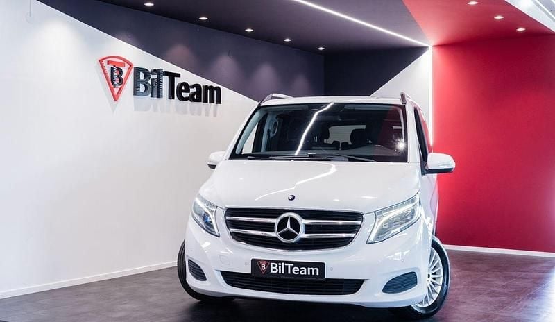 Vit Begagnad 2016 Mercedes V250 Minibuss | 409 900 kr (Bra pris) - Bild 1/4