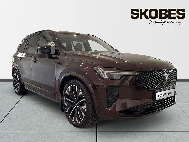 Mörkröd (röd) Begagnad 2025 Volvo XC90 Ultra SUV | 958 900 kr - Bild 1/3