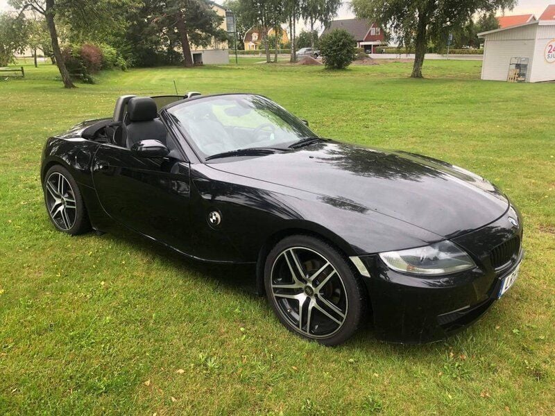 Svart Begagnad 2006 BMW Z4 Cab | 69 999 kr (Superpris) - Bild 1/4