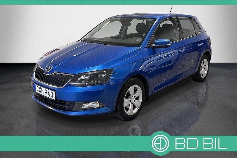 Blå Begagnad 2015 Skoda Fabia Elegance Halvkombi | 59 900 kr (Marknadspris) - Bild 1/4