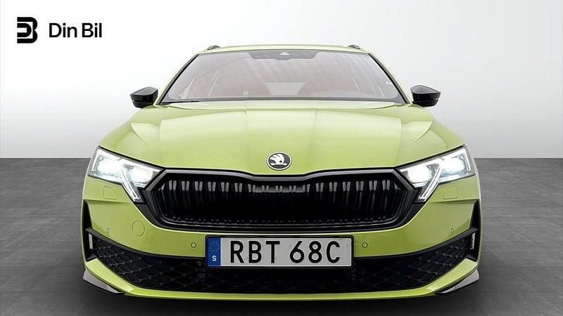 Begagnad Skoda Octavia SportLine 150 HK (110 kW) 2025 Grön Kombi