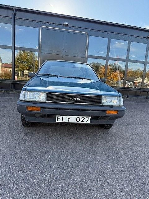 Begagnad Toyota Corolla 78 HK (57 kW) 1984 Mörkblå Sedan