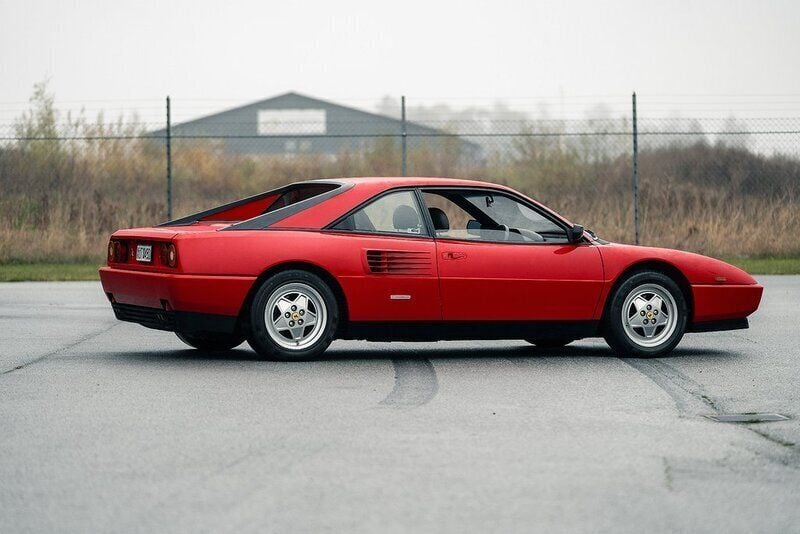 Begagnad Ferrari Mondial 323 HK (237 kW) 1992 Röd Sportkupé