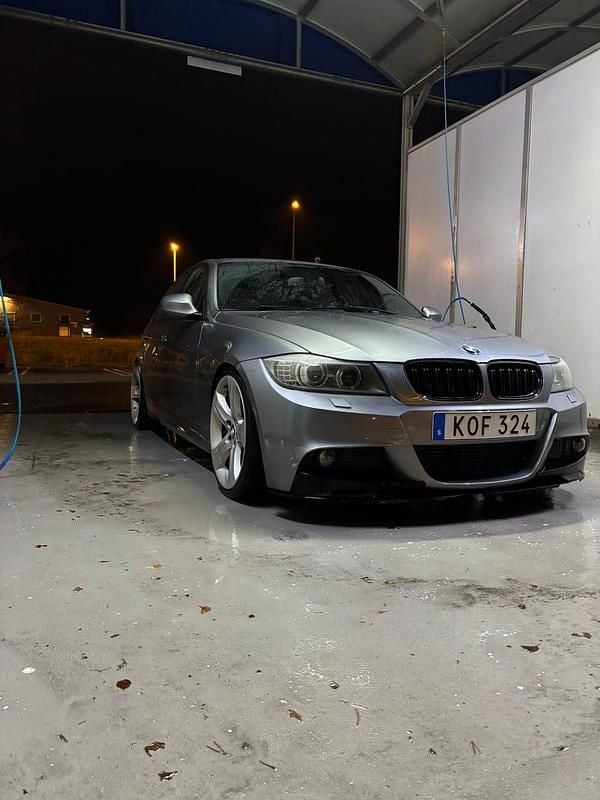 Begagnad BMW 325 M Sport 197 HK (144 kW) 2010 Sedan