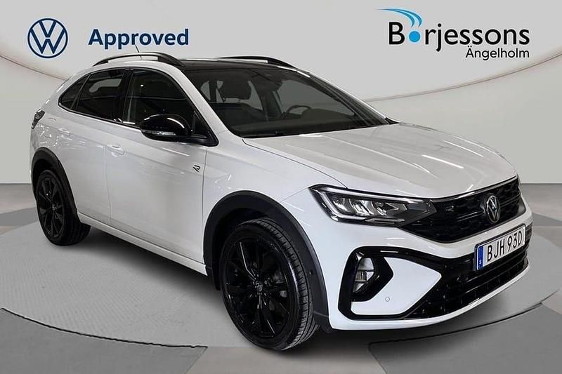 Vit Begagnad 2024 VW Taigo R-line SUV | 259 000 kr (Marknadspris) - Bild 1/4
