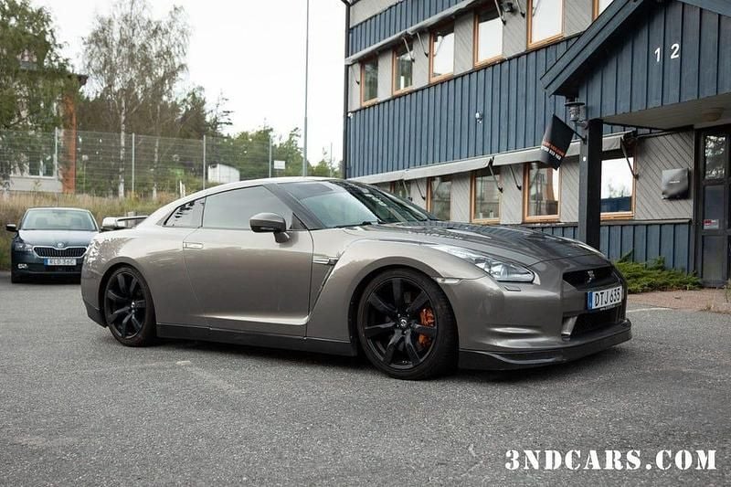Begagnad Nissan GT-R GT 486 HK (357 kW) 2009 Mörkgrå Sportkupé