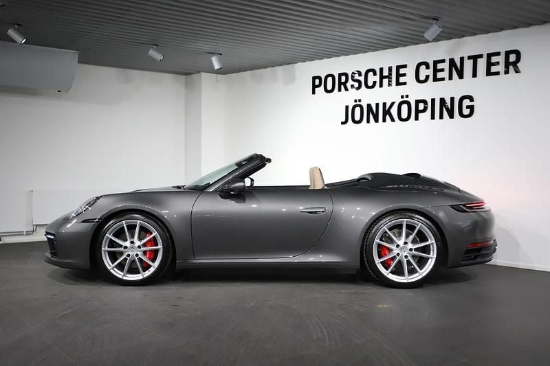Begagnad Porsche 911 Carrera S Cabriolet 451 HK (331 kW) 2023 Flerfärgad (grey) Cab