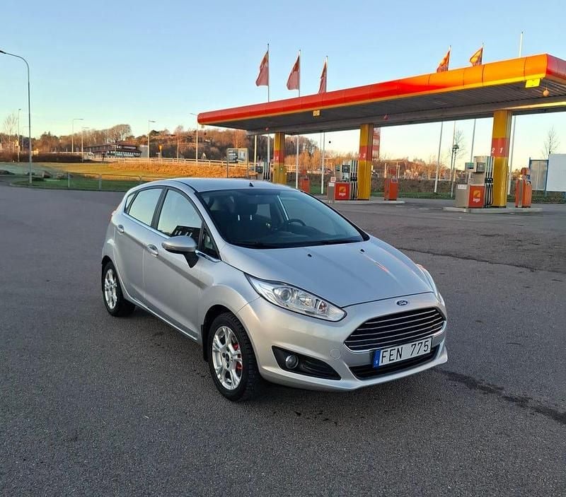 Begagnad Ford Fiesta 80 HK (58 kW) 2014 Halvkombi
