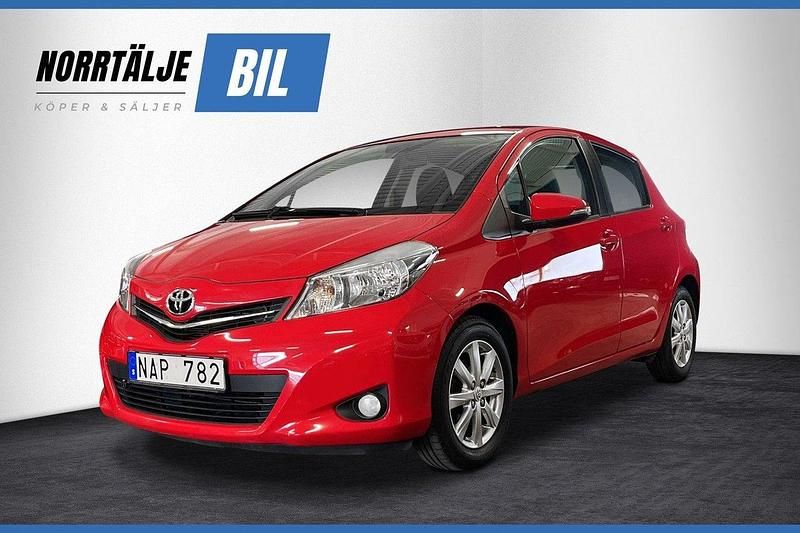 Röd Begagnad 2011 Toyota Yaris Active Halvkombi | 74 900 kr (Marknadspris) - Bild 1/3