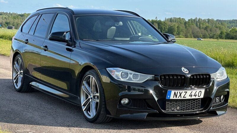 Svart Begagnad 2013 BMW 335 M Sport Kombi | 249 900 kr - Bild 1/4