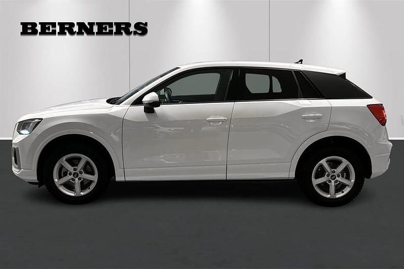 Begagnad Audi Q2 Advanced Plus 151 HK (111 kW) 2024 Vit SUV