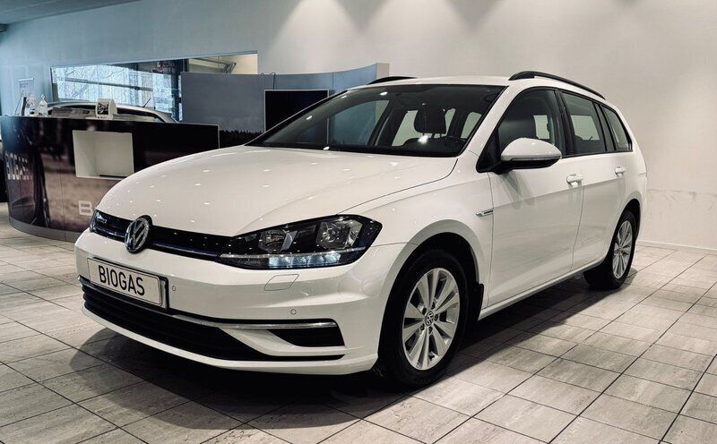 Vit Begagnad 2019 VW Golf VII Kombi | 159 900 kr (Marknadspris) - Bild 1/3