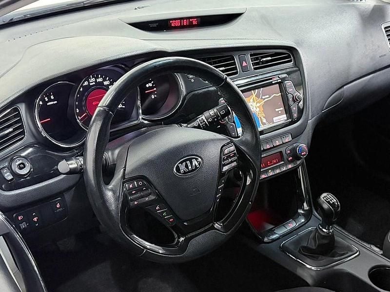 Begagnad Kia Ceed Sportswagon Comfort 128 HK (94 kW) 2014 Svart Kombi