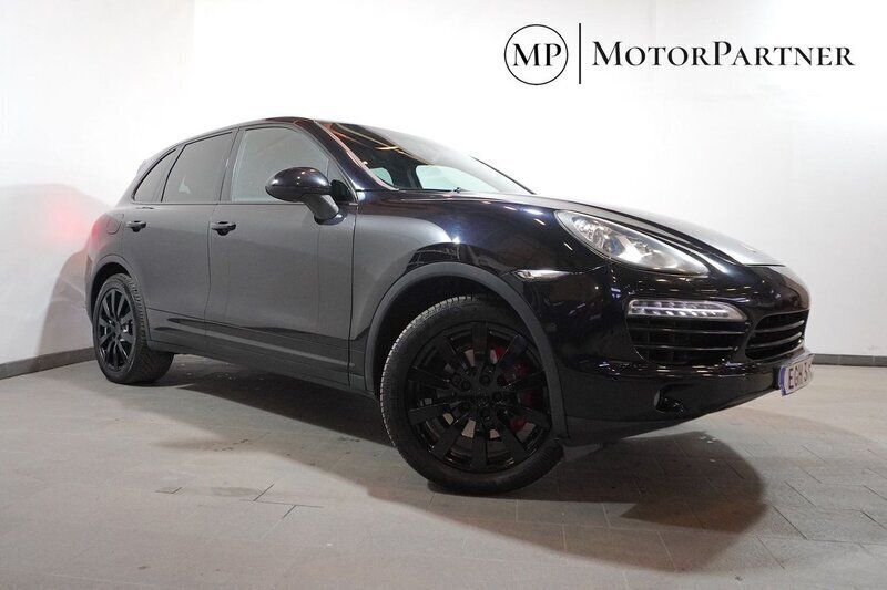 Svart Begagnad 2010 Porsche Cayenne SUV | 179 900 kr (Marknadspris) - Bild 1/4