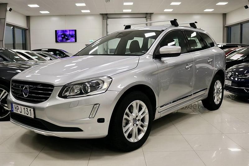 Begagnad Volvo XC60 Summum 181 HK (133 kW) 2014 Silver SUV