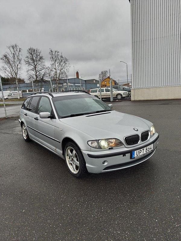 Grå Begagnad 2004 BMW 318 M Sport Kombi | 20 000 kr (Bra pris) - Bild 1/4