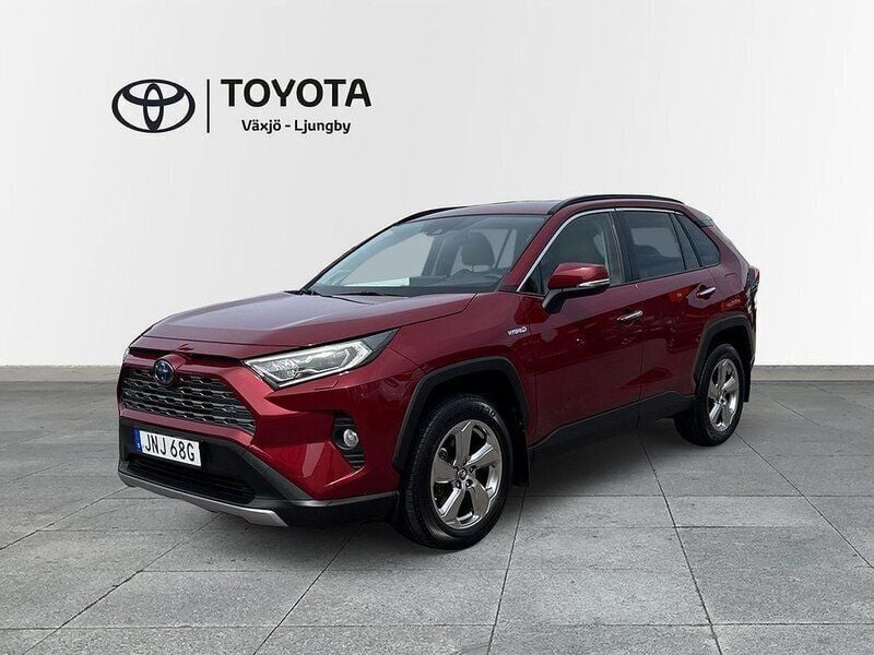 Röd Begagnad 2019 Toyota RAV4 Hybrid Executive SUV | 329 000 kr (Marknadspris) - Bild 1/3