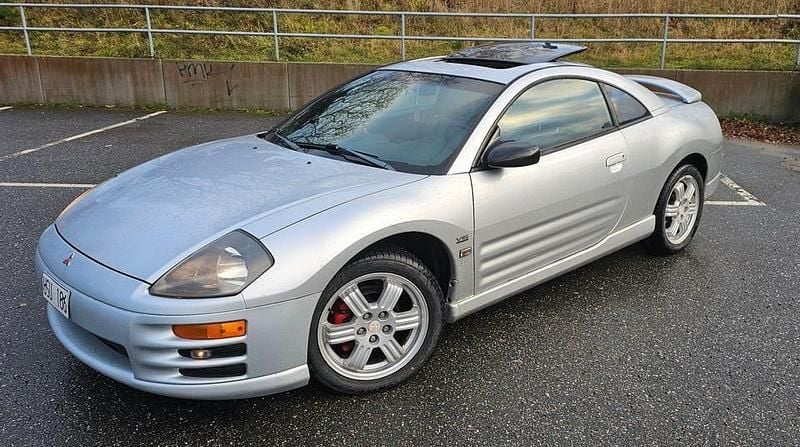 Gray metallic Begagnad 2000 Mitsubishi Eclipse Sportkupé | 79 990 kr - Bild 1/4