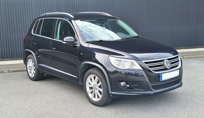 Svart Begagnad 2009 VW Tiguan Sportline SUV | 69 900 kr (Marknadspris) - Bild 1/4