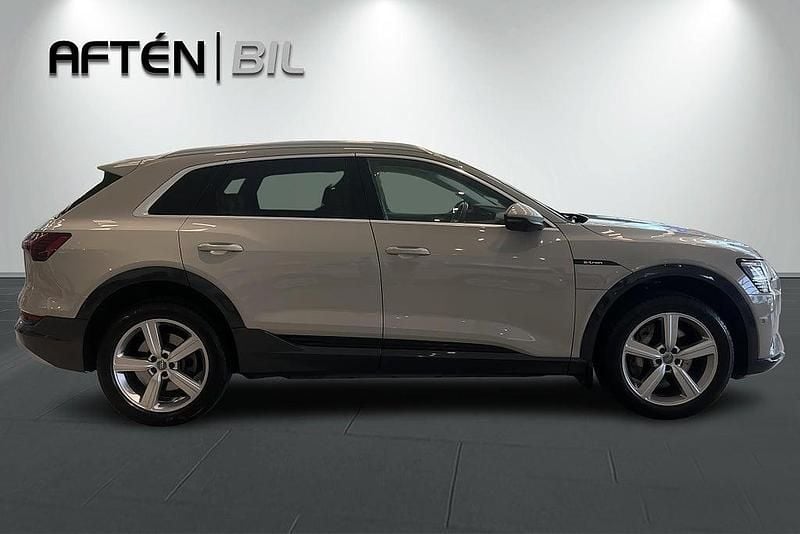 Begagnad Audi e-tron Proline 300 kW (408 HK) 2019 Ljusbrun SUV