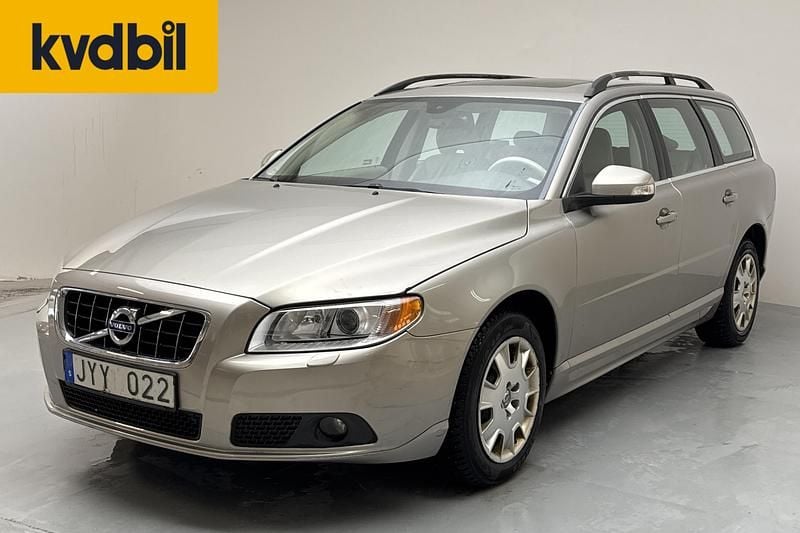 Begagnad Volvo V70 Momentum 136 HK (100 kW) 2010 Ljusbrun Kombi